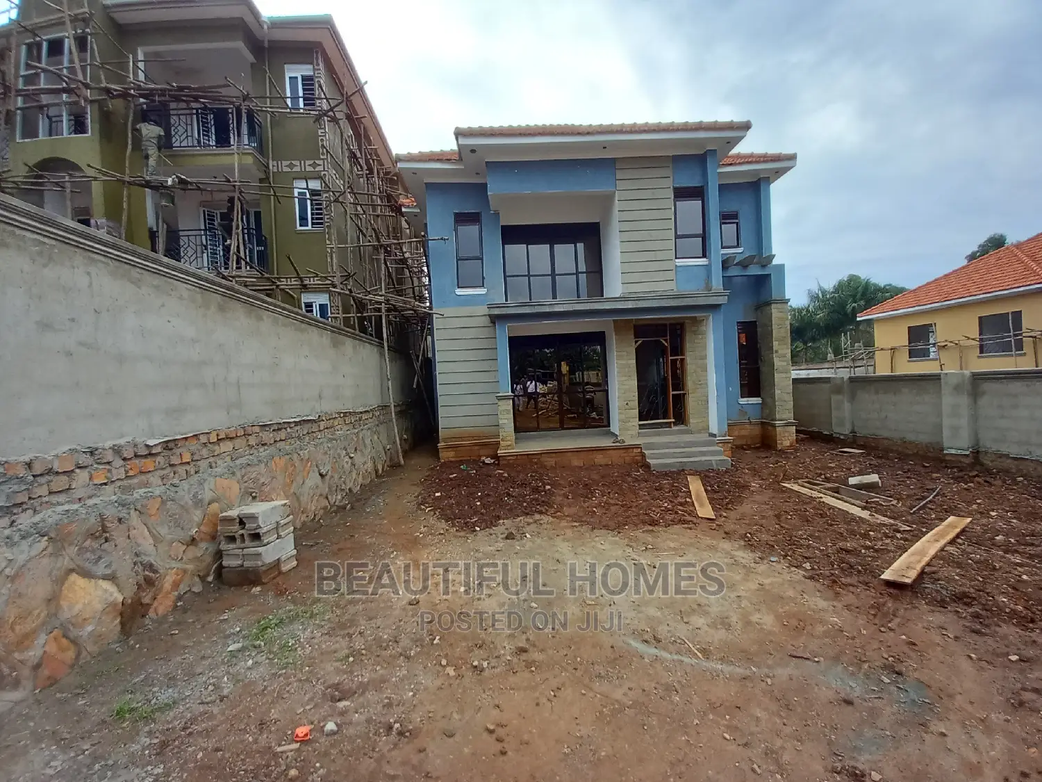 Furnished 4bdrm Mansion in Kira for Sale in Kira