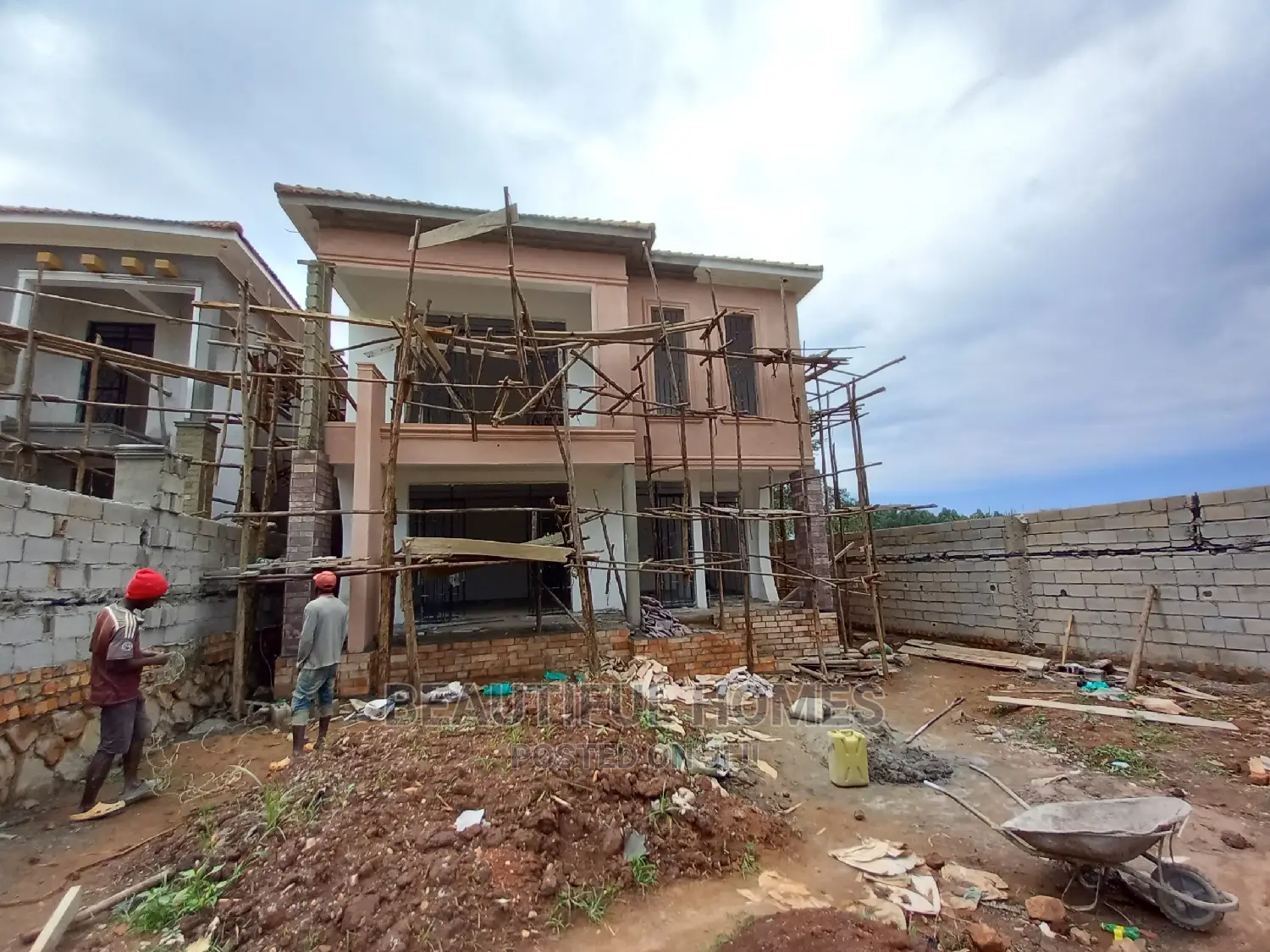 Furnished 5bdrm House in Kira for Sale in Kira