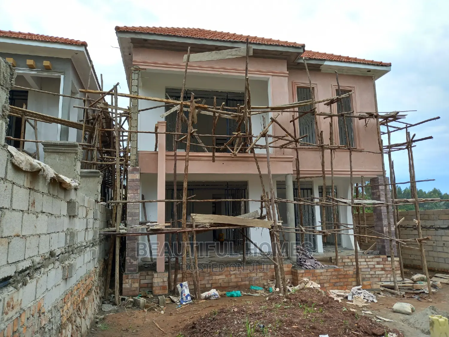Furnished 5bdrm House in Kira for Sale in Kira