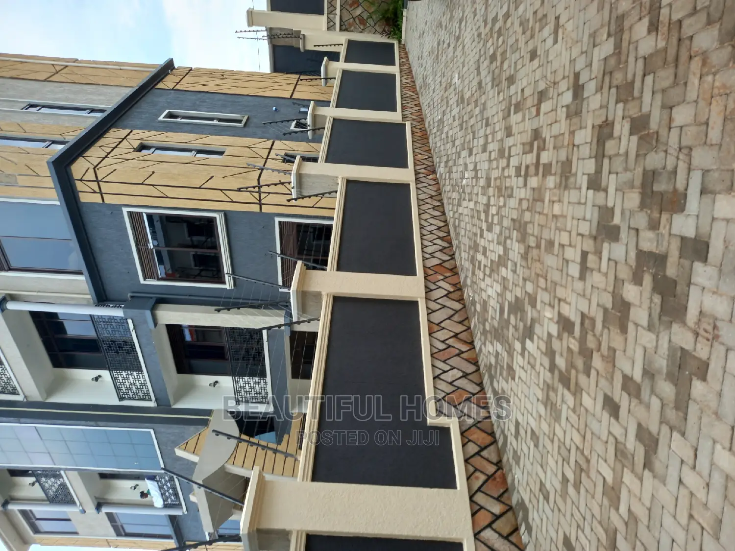 Furnished 2bdrm Apartment in Kisaasi, Central Division for Sale in Central Division