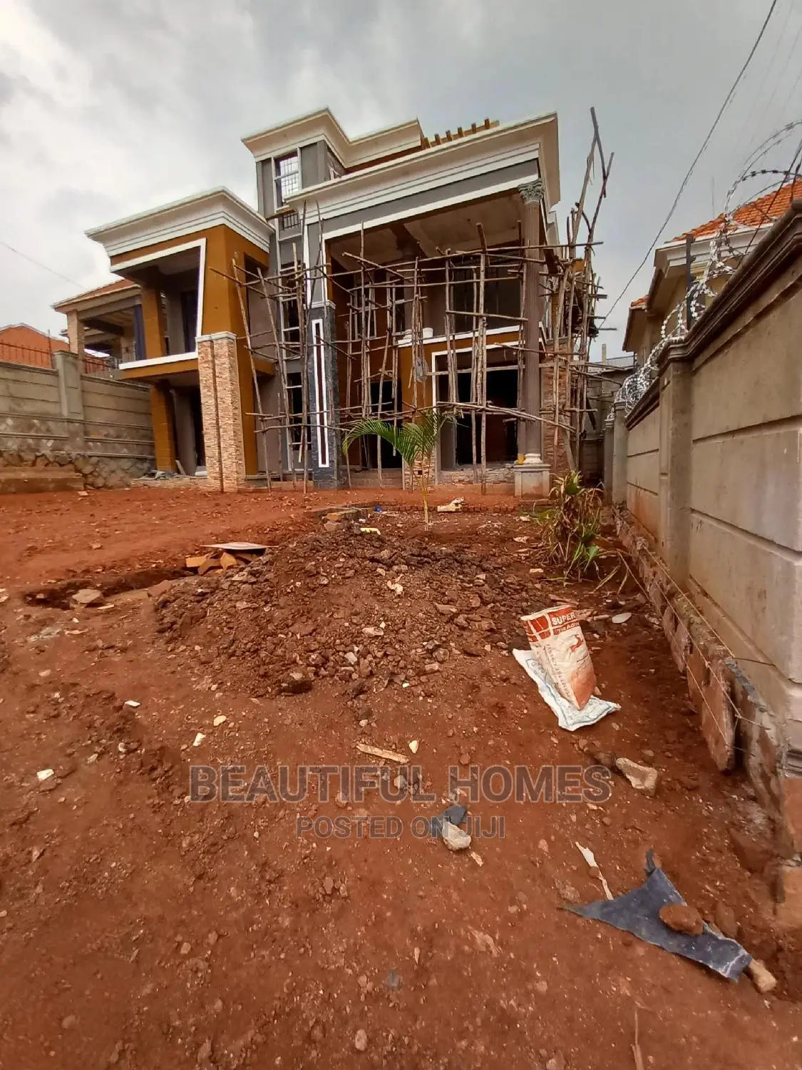 Furnished 4bdrm Mansion in Kira for Sale in Kira