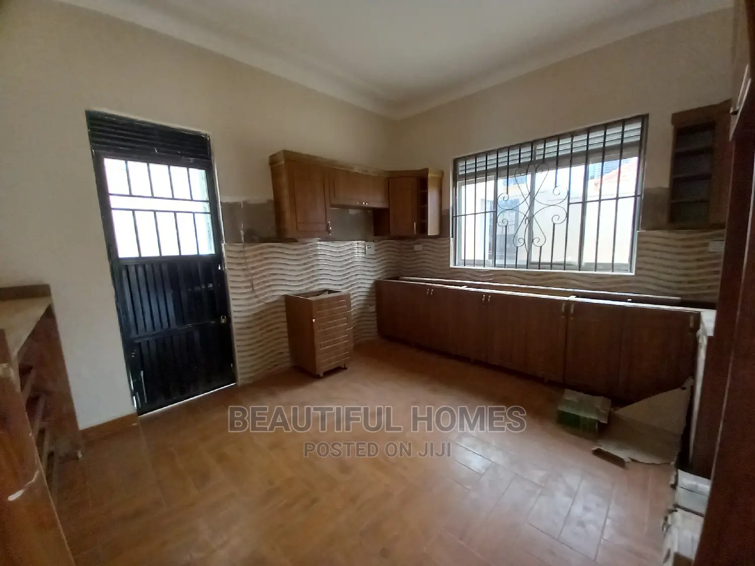 Furnished 4bdrm House in Kira Tarmacked for Sale in Kira