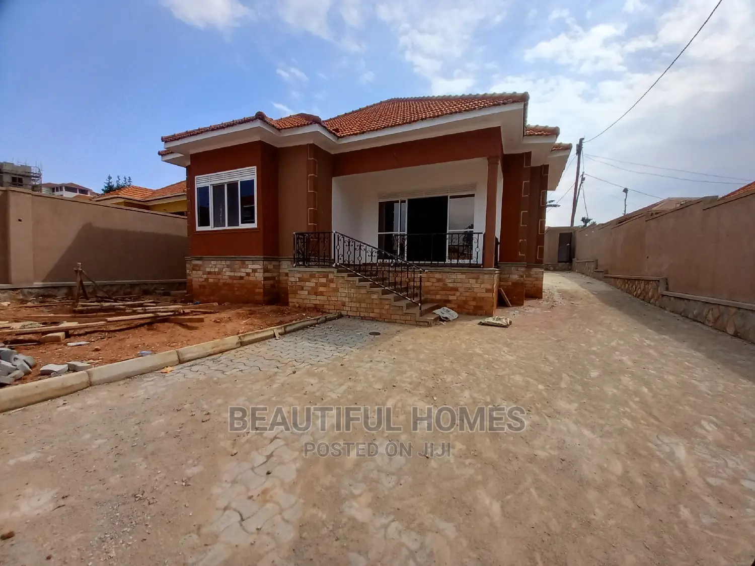 Furnished 4bdrm House in Kira Tarmacked for Sale in Kira