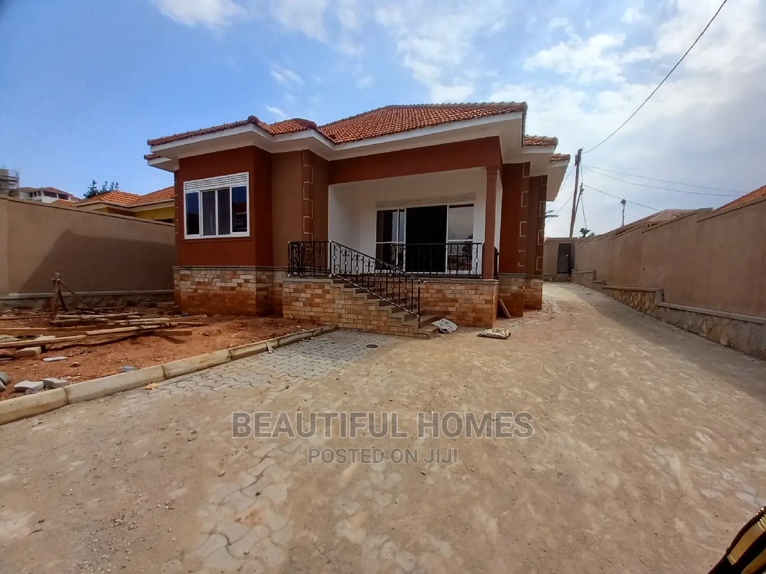 Furnished 4bdrm House in Kira Tarmacked for Sale in Kira