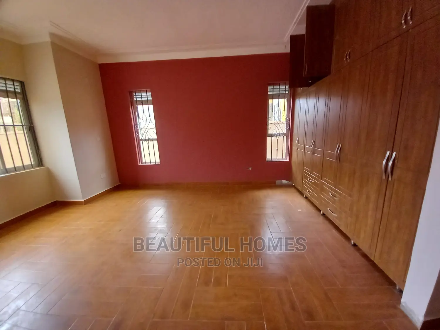 Furnished 4bdrm House in Kira Tarmacked for Sale in Kira