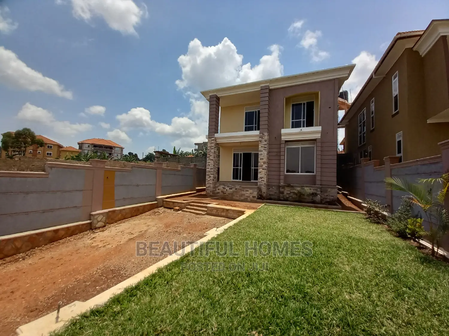 Furnished 4bdrm Mansion in Kira Tarmacked for Sale in Kira