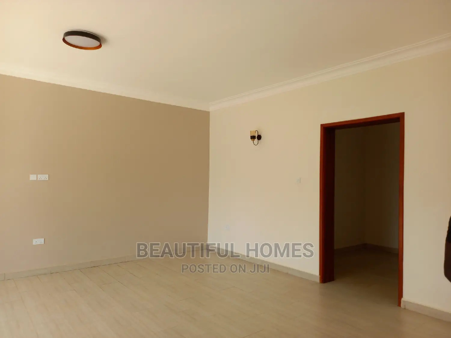 Furnished 3bdrm Condo in Kisaasi, Central Division for Sale in Central Division