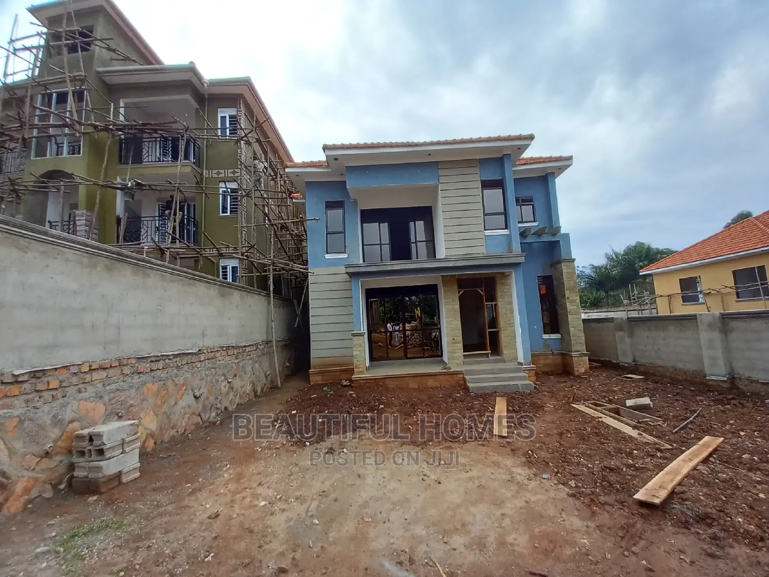 Furnished 5bdrm House in Kira for Sale in Kira