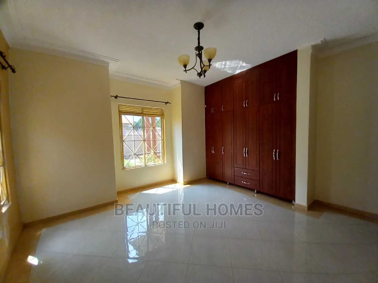 Furnished 5bdrm Bungalow in Kira for Sale in Kira