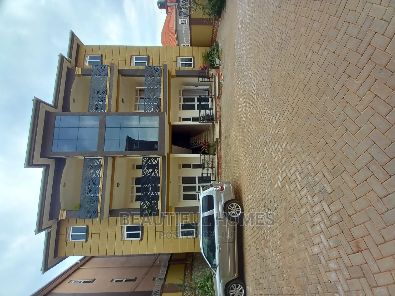 Furnished 2bdrm Apartment in Kisaasi, Central Division for Sale in Central Division