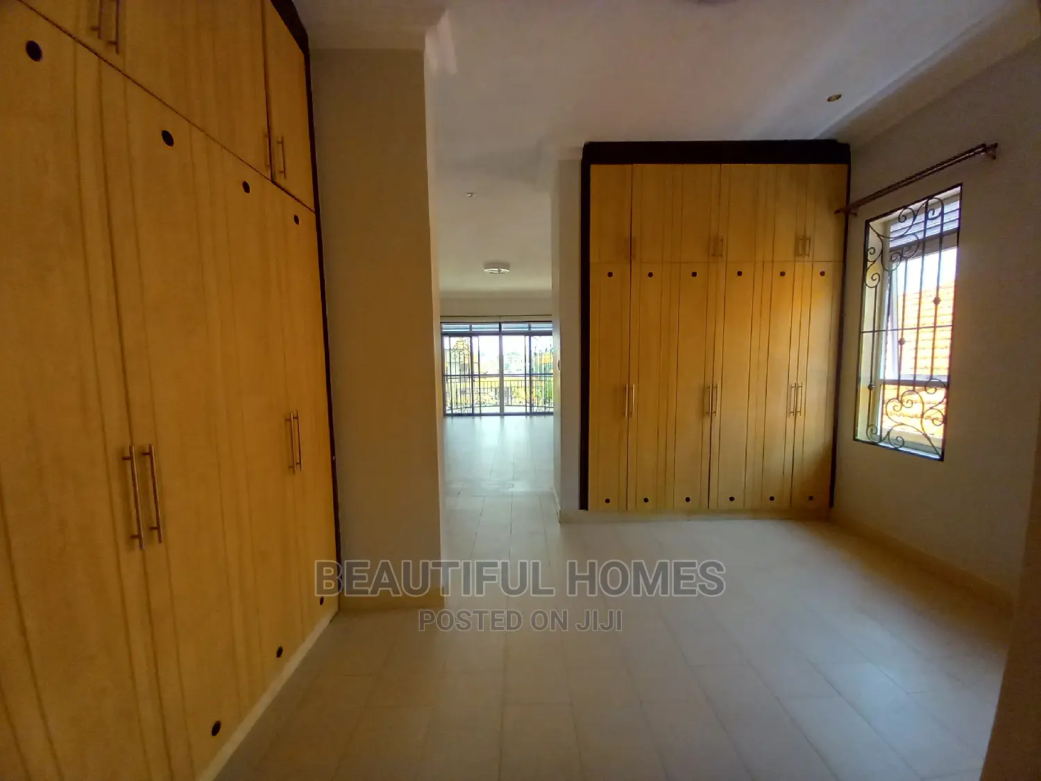 Furnished 6bdrm Mansion in Kira for Sale in Kira