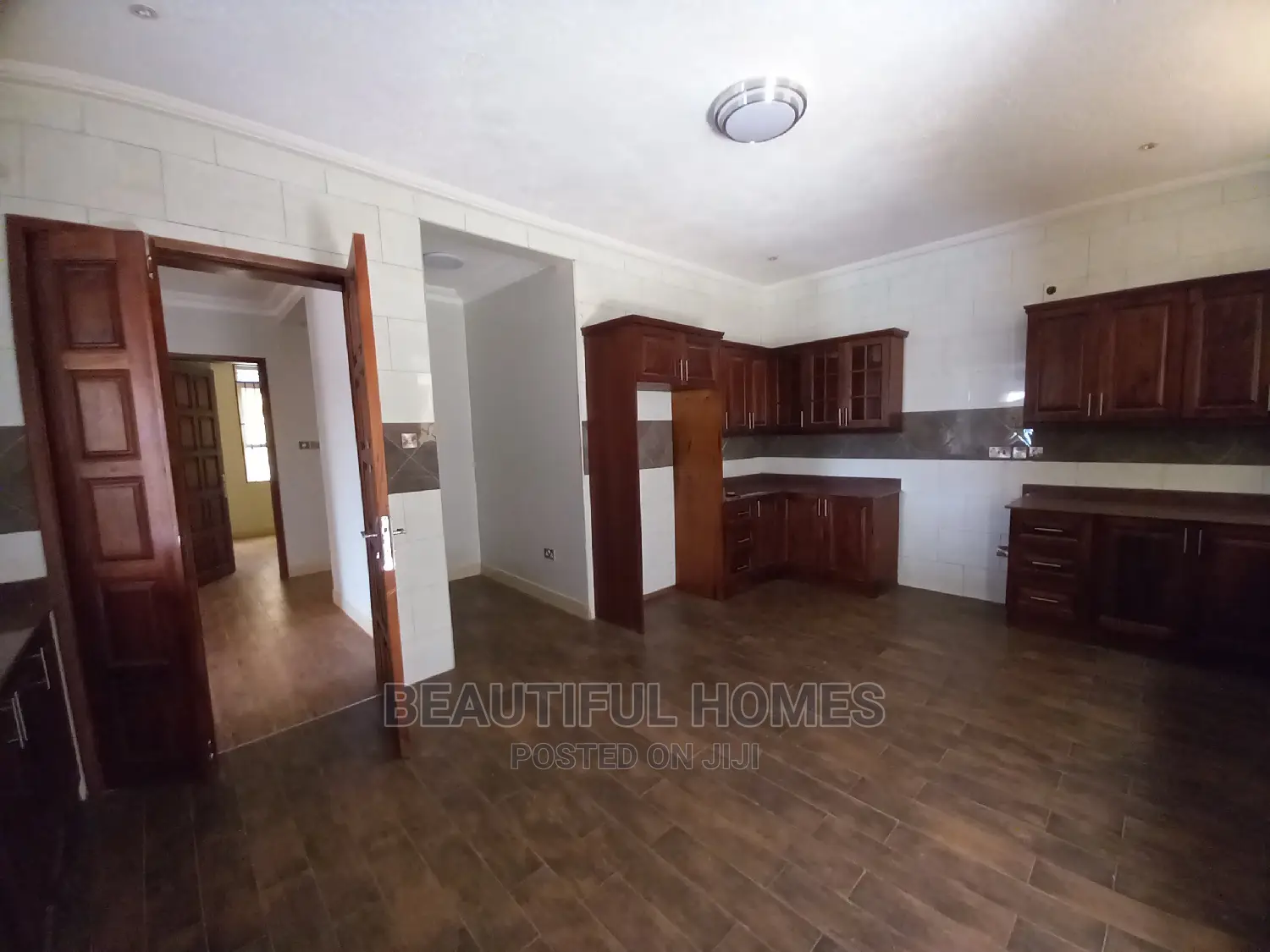 Furnished 6bdrm Mansion in Kira for Sale in Kira