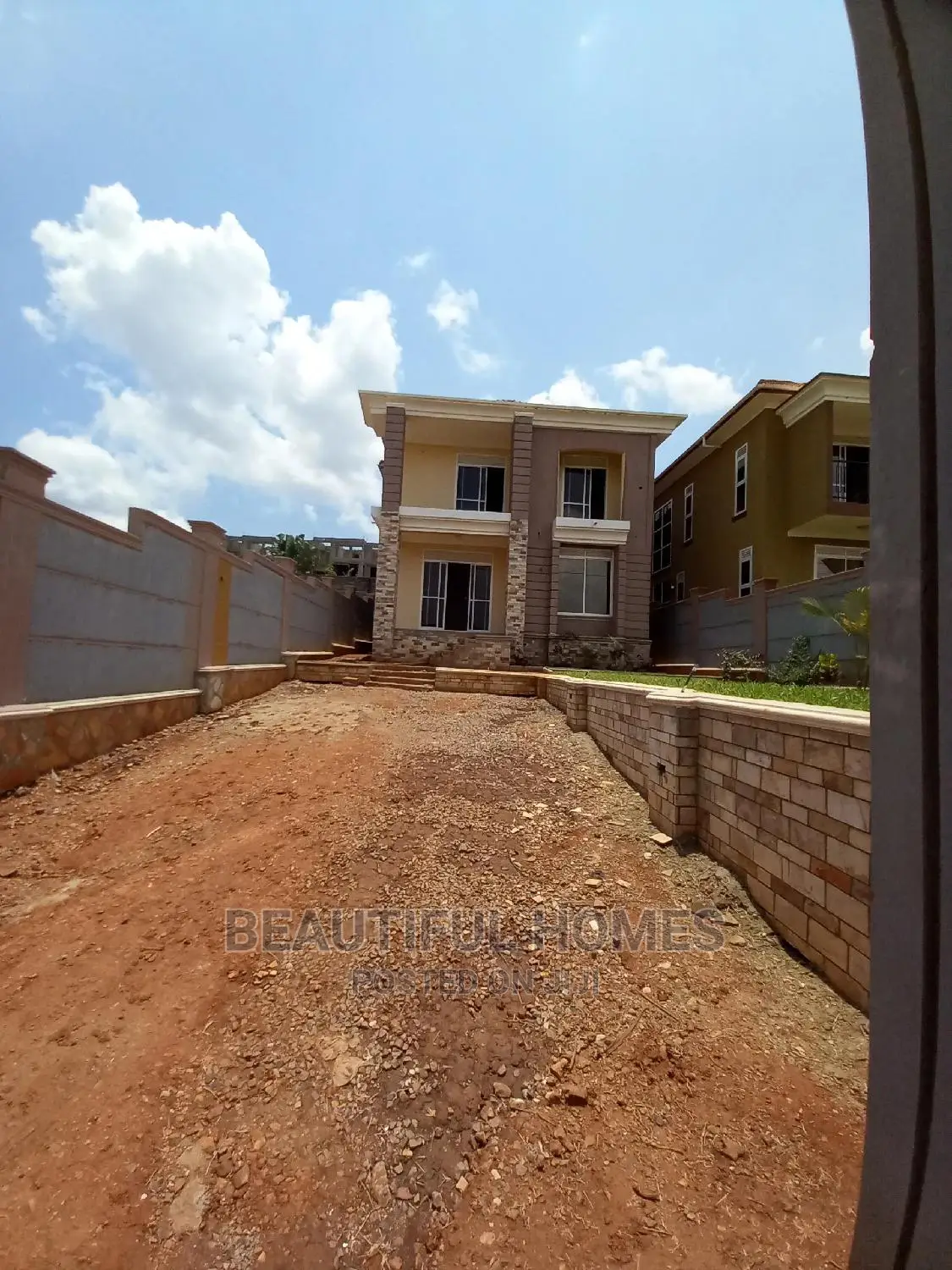 Furnished 4bdrm House in Kira for Sale in Kira
