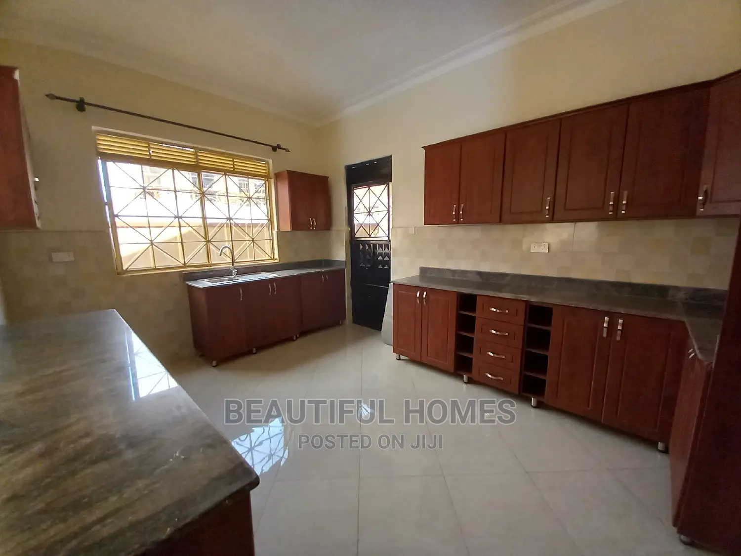 Furnished 4bdrm House in Kira for Sale in Kira