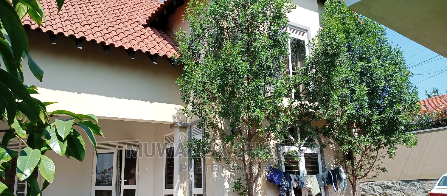 3bdrm Duplex in Fs Properties Ltd, Central Division for Rent in Central Division