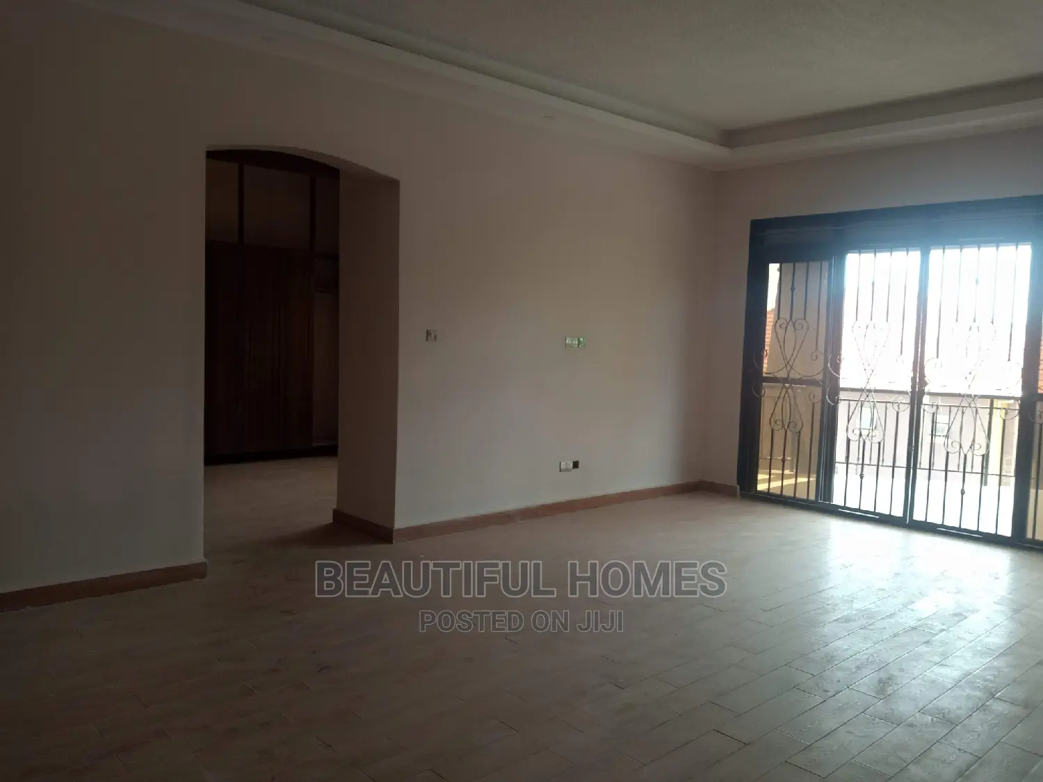 Furnished 6bdrm Mansion in Kiwatule, Nakawa for Sale in Nakawa