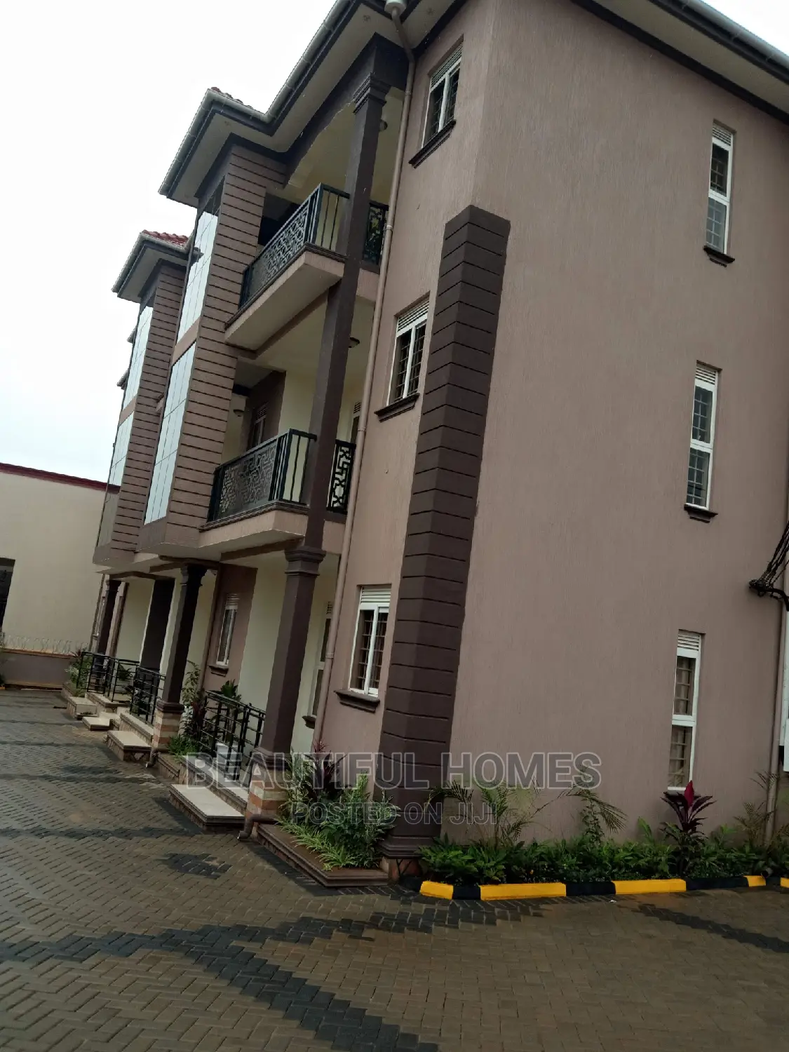 Furnished 2bdrm Apartment in Kisaasi, Central Division for Sale in Central Division