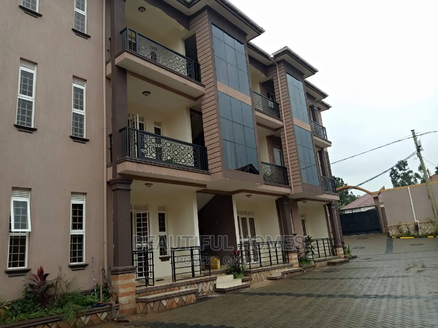 Furnished 2bdrm Apartment in Kisaasi, Central Division for Sale in Central Division