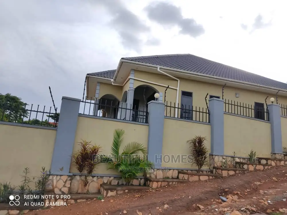 Furnished 4bdrm House in Kira for Sale in Kira