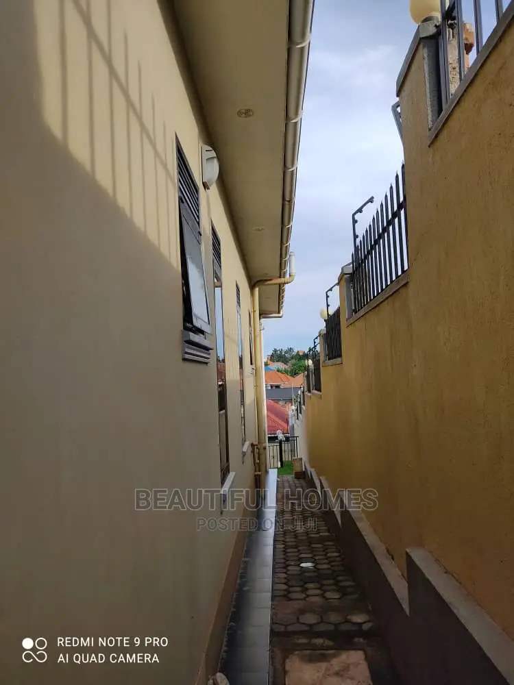 Furnished 4bdrm House in Kira for Sale in Kira