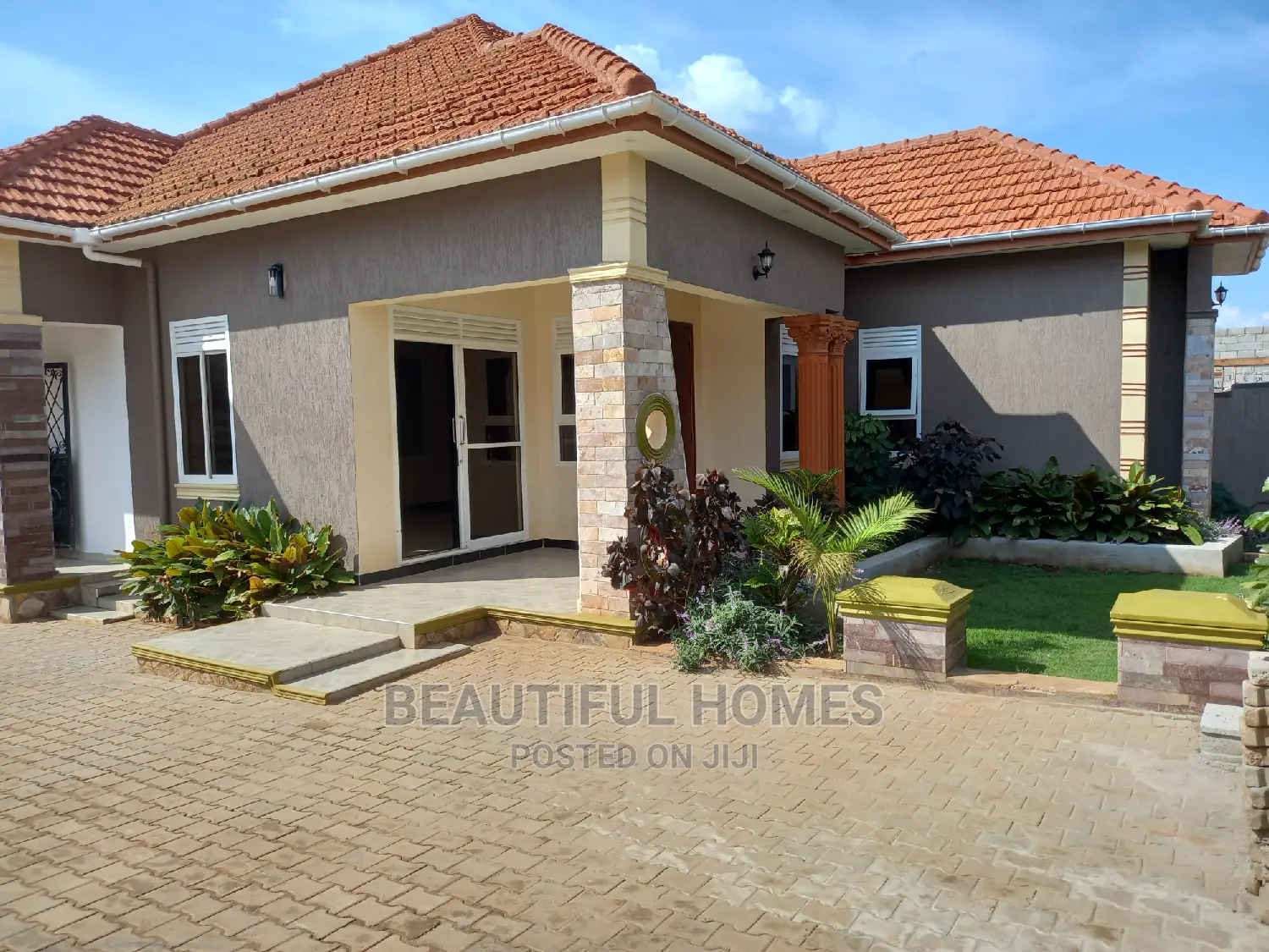 Furnished 4bdrm House in Kira Tarmack Estate for Sale in Kira