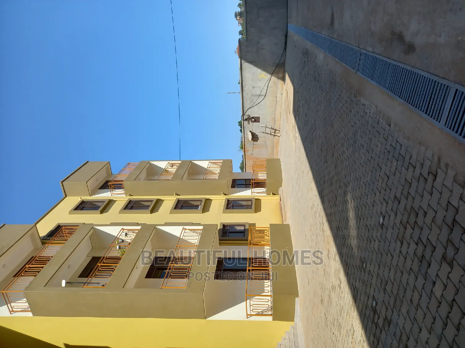 Furnished 3bdrm Condo in Kisaasi, Central Division for Sale in Central Division