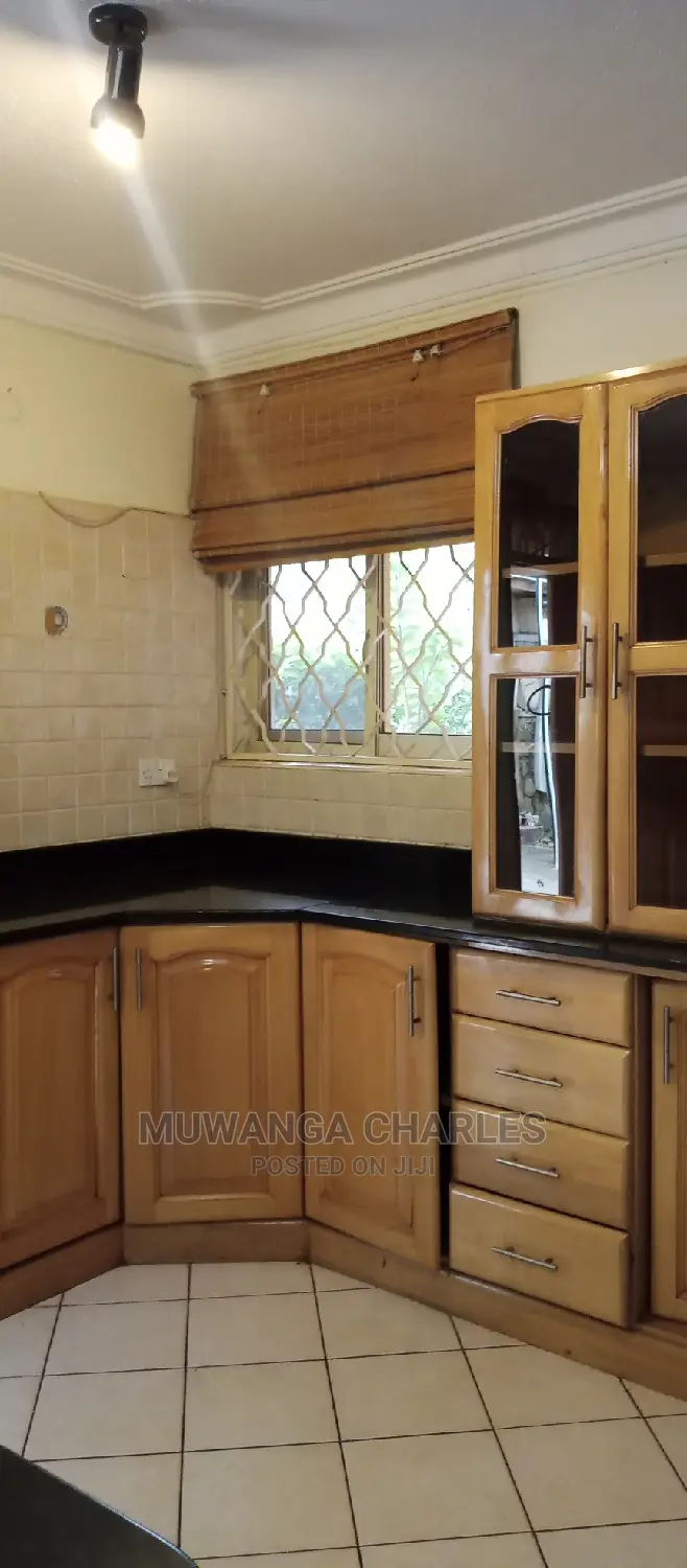 5bdrm Duplex in Fs Properties Ltd, Central Division for Rent in Central Division