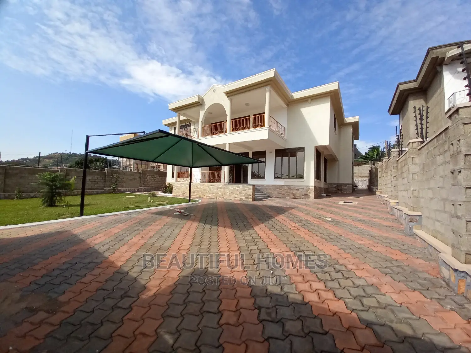 Furnished 6bdrm Mansion in Munyonyo, Makindye for Sale in Makindye