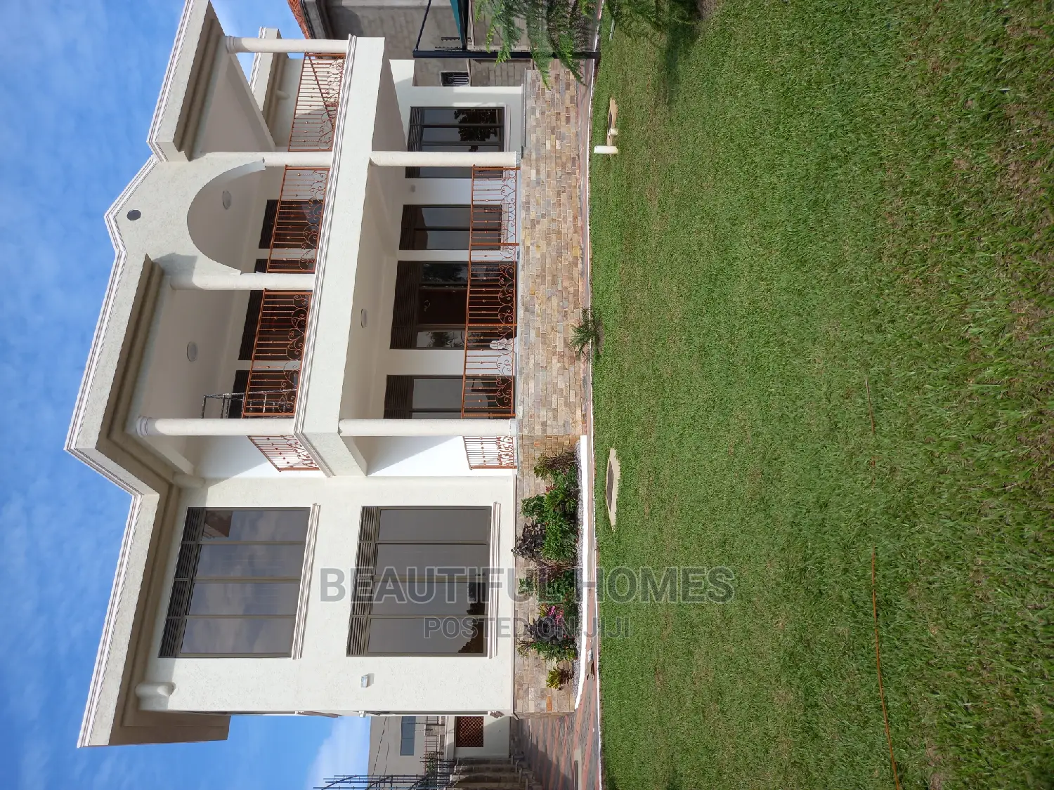 Furnished 6bdrm Mansion in Munyonyo, Makindye for Sale in Makindye