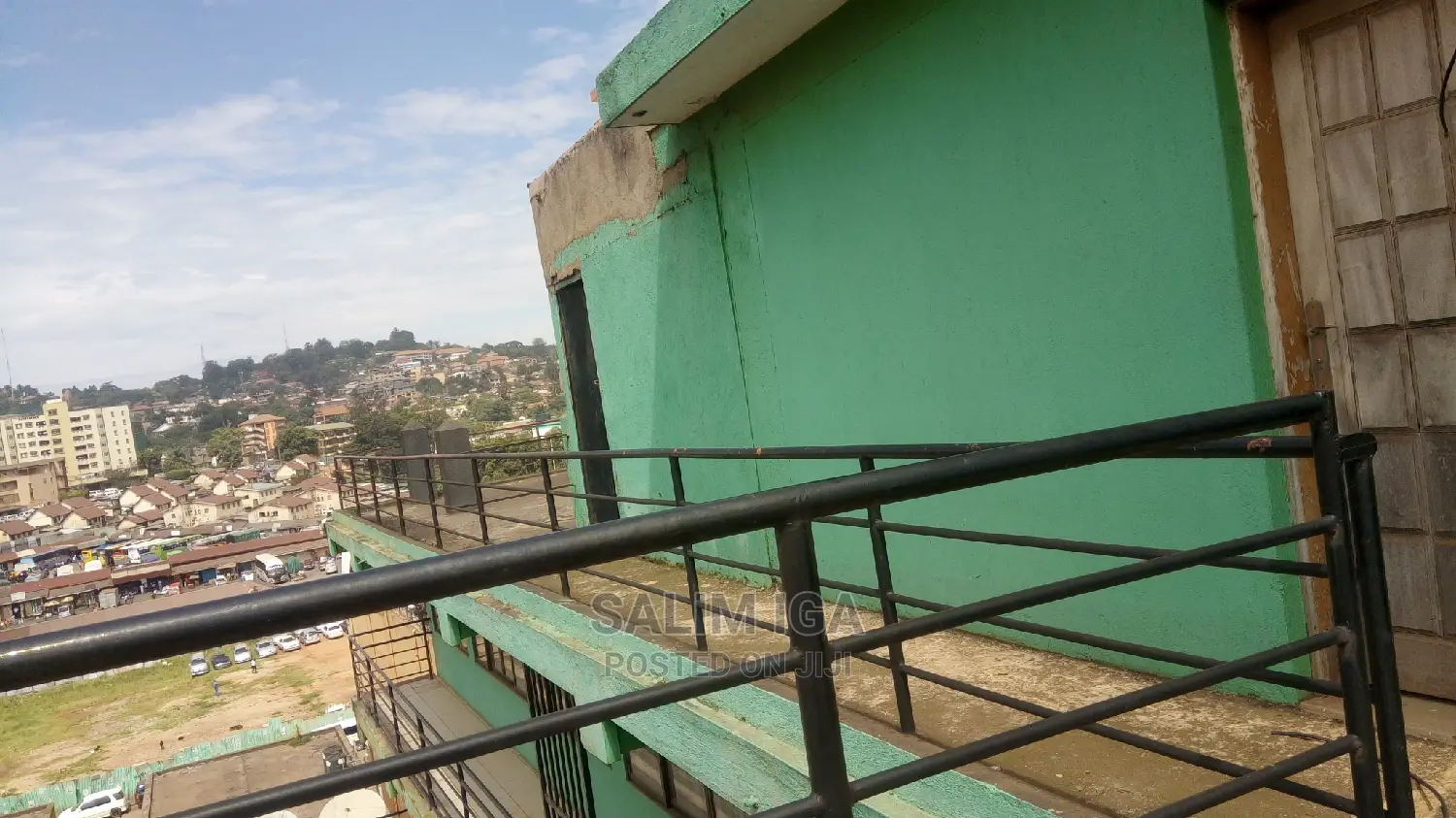 Building on Market in Central Division