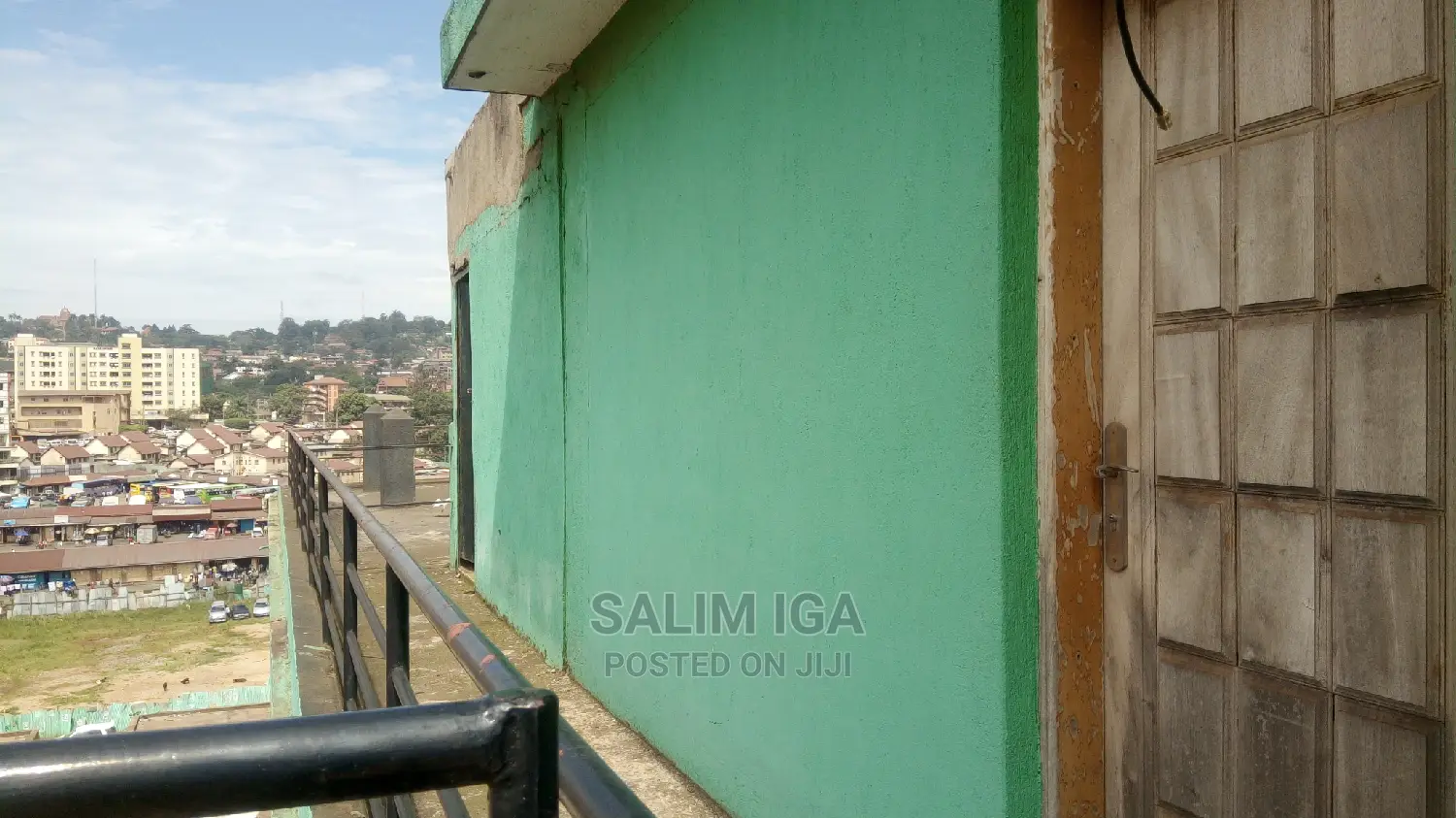 Building on Market in Central Division