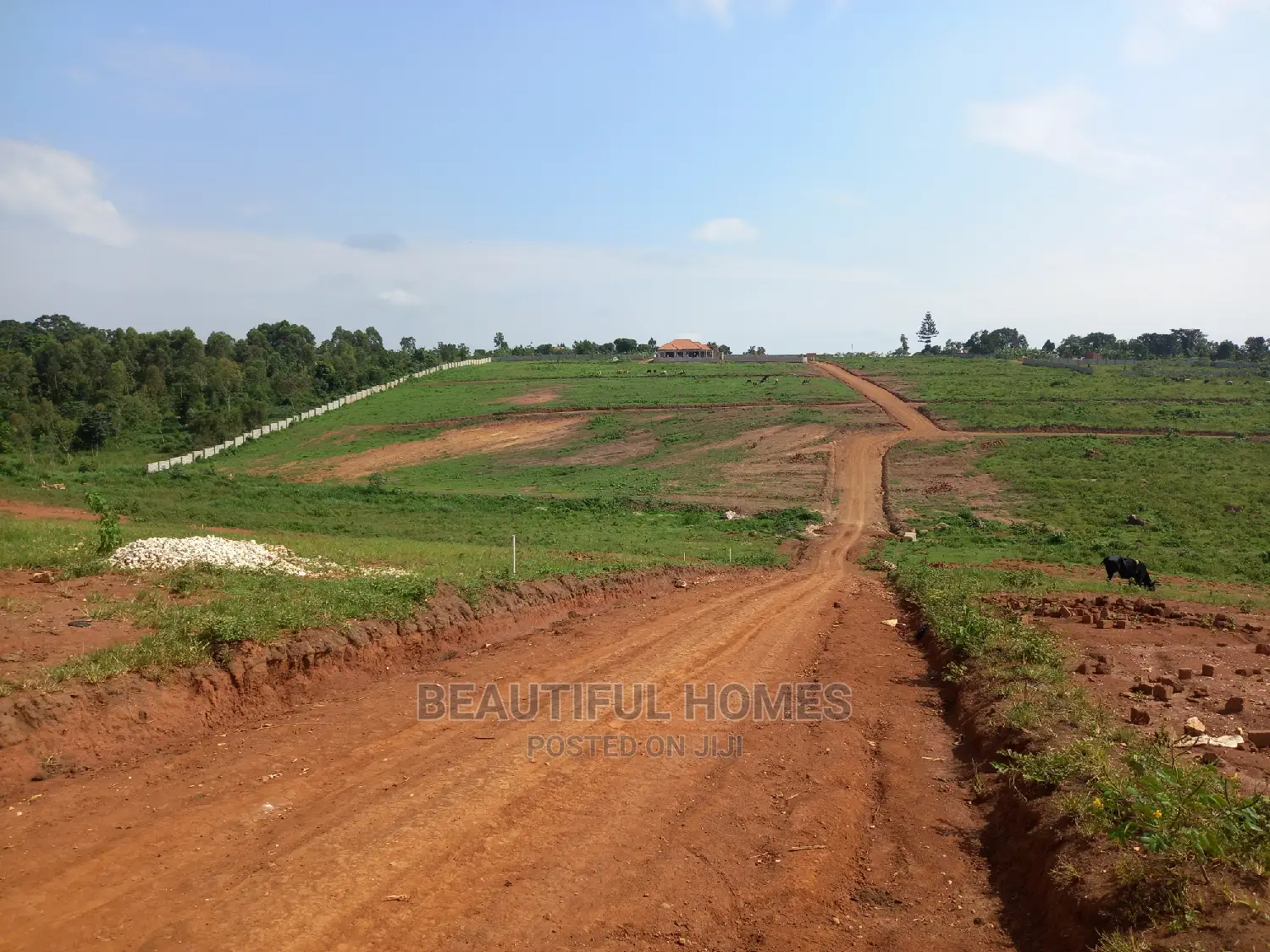 100*100 on Sale in Kasangati Gated Estate in Kira