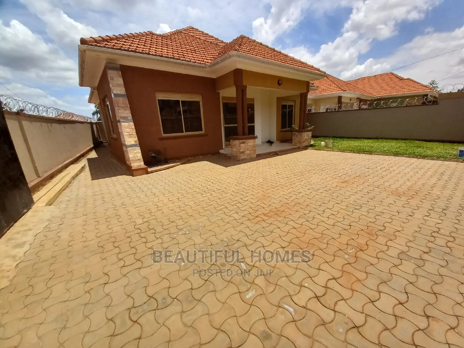 Furnished 4bdrm House in Kira Tarmack for Sale in Kira