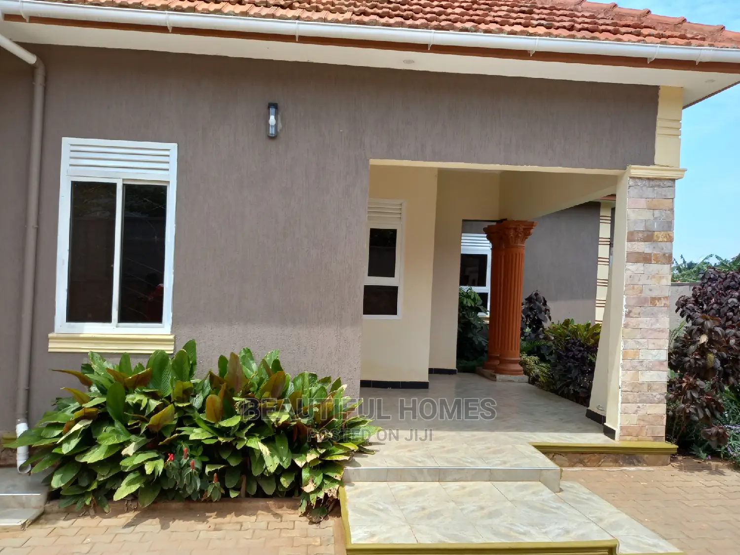 Furnished 4bdrm House in Kira Tarmack for Sale in Kira