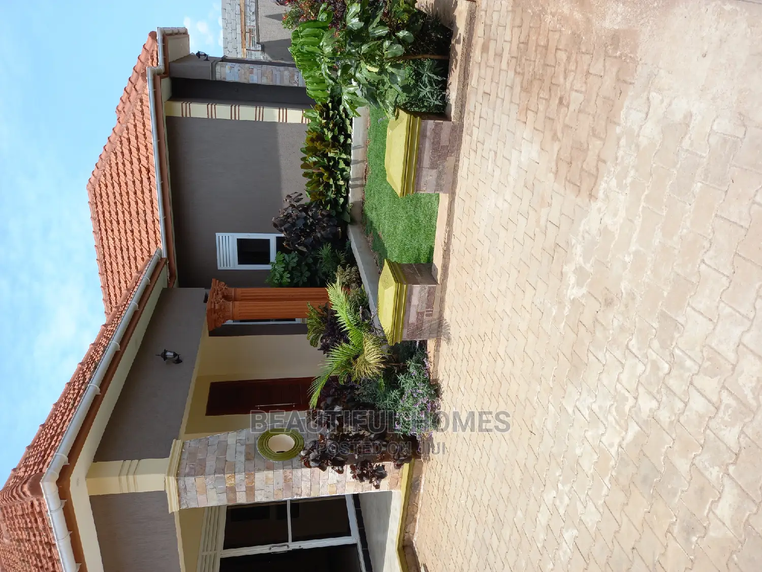 Furnished 4bdrm House in Kira Tarmack for Sale in Kira