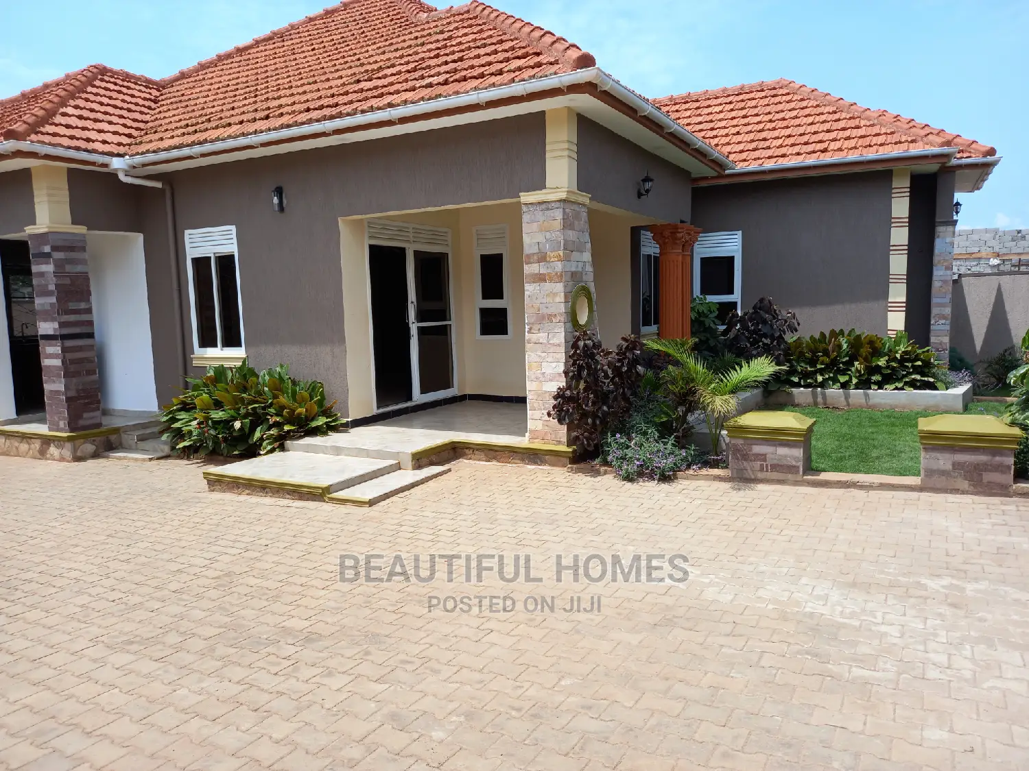 Furnished 4bdrm House in Kira Tarmack for Sale in Kira