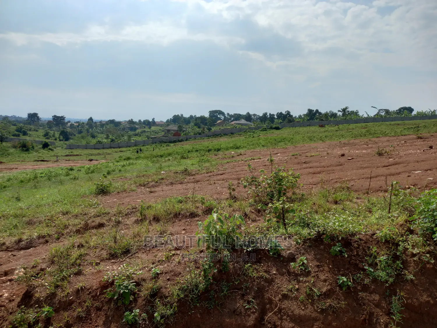 100*100 in Kasangati Tarmack Access Estate on Sell in Kira
