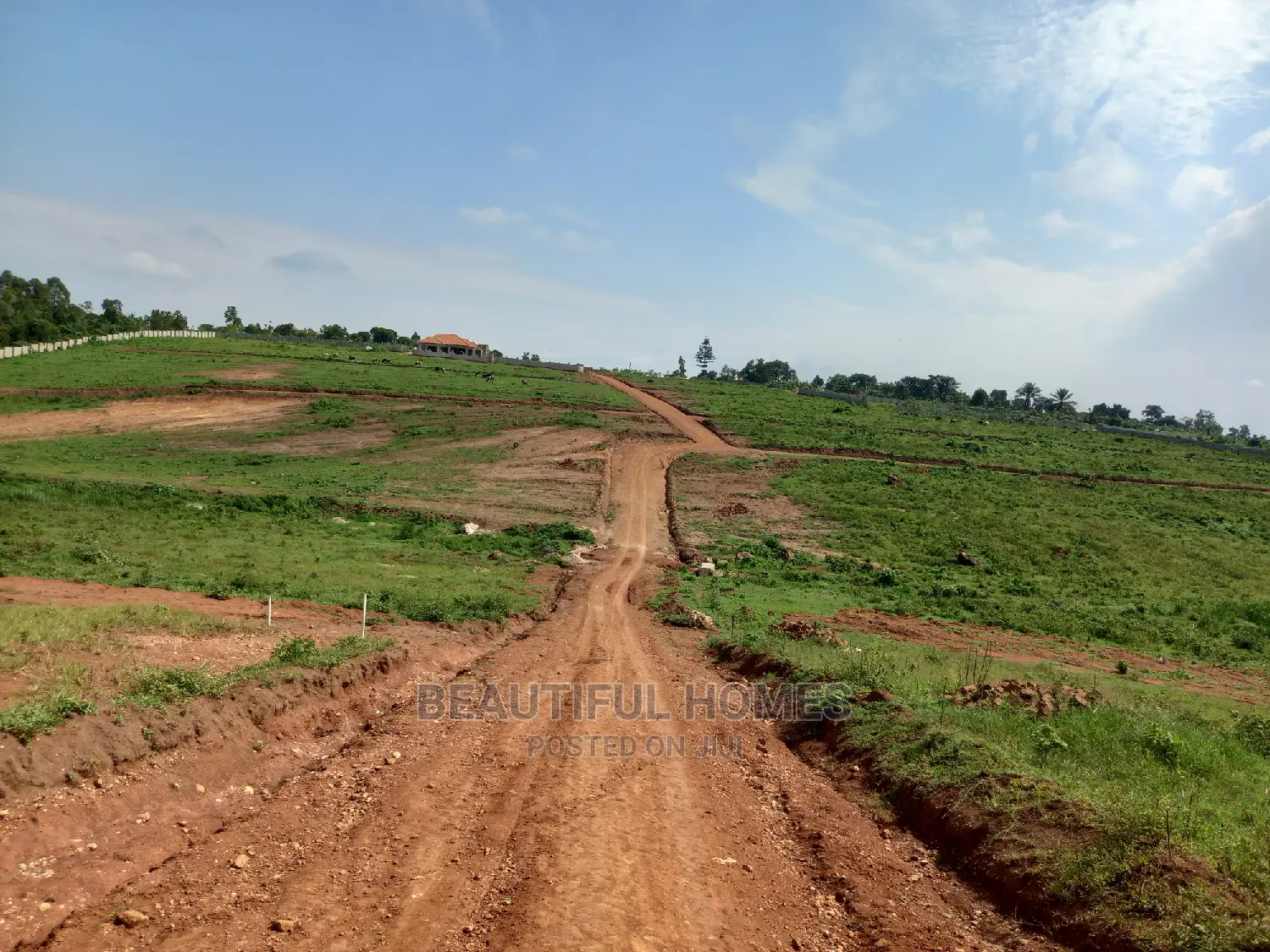 Kasangati Perfect 100*100 in Fenced Estate on Sell in Kira