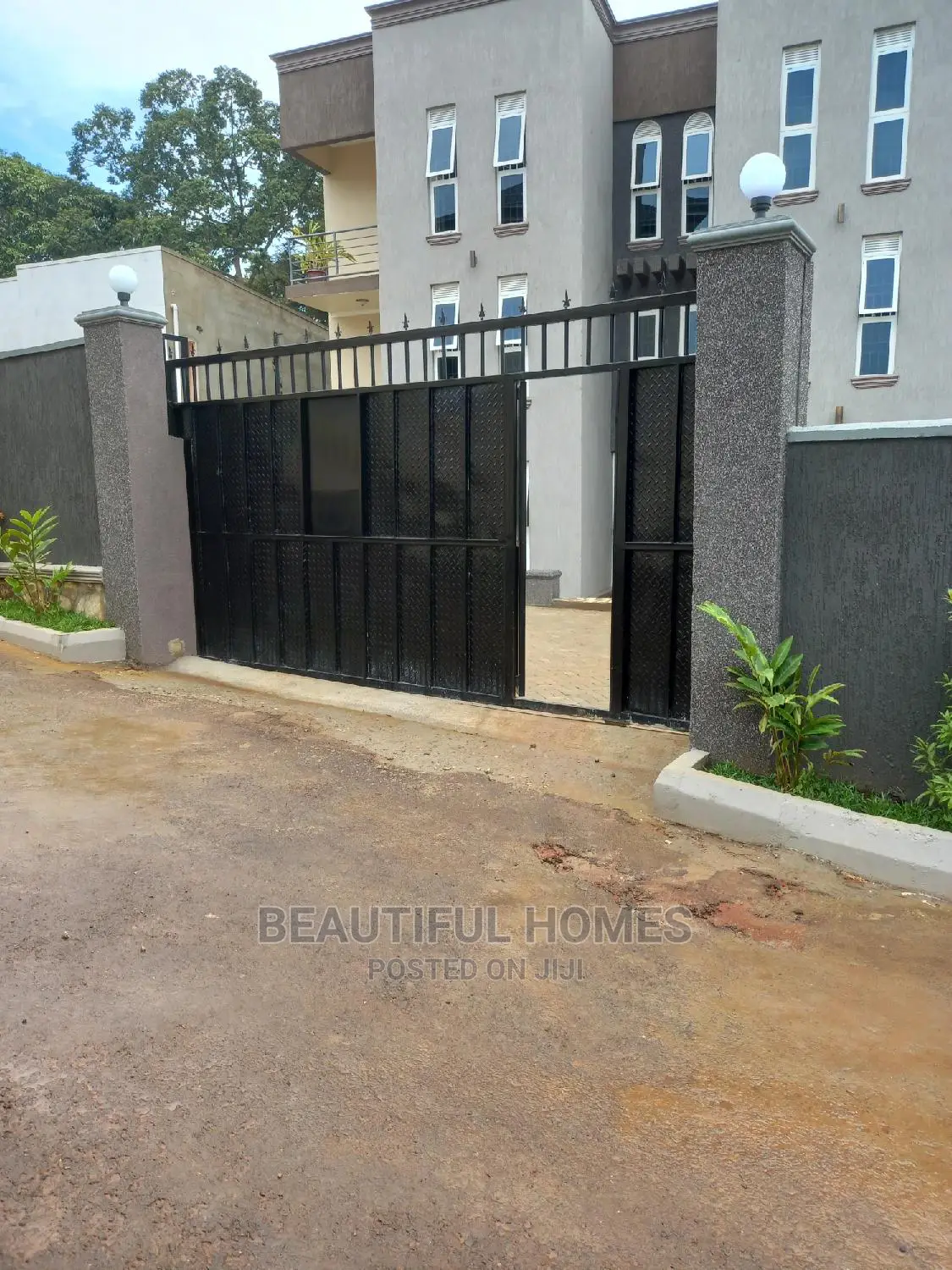 Furnished 2bdrm Apartment in Bunga, Makindye for Sale in Makindye