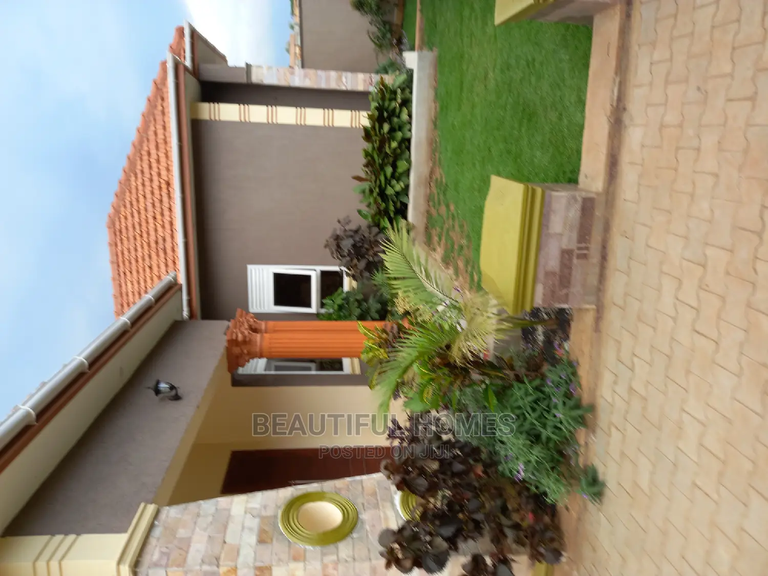 Furnished 4bdrm House in Kira Tarmack for Sale in Kira