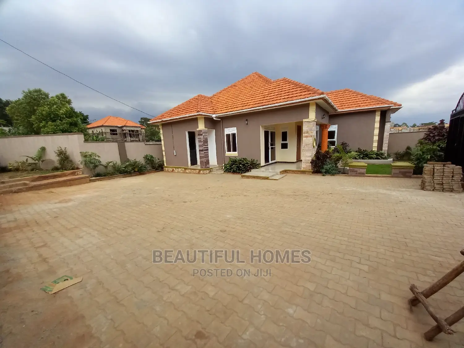 Furnished 4bdrm House in Kira Tarmack for Sale in Kira