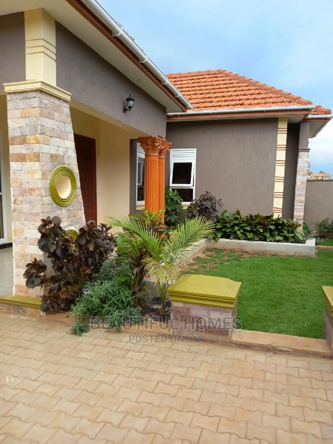 Furnished 4bdrm House in Kira Tarmack for Sale in Kira