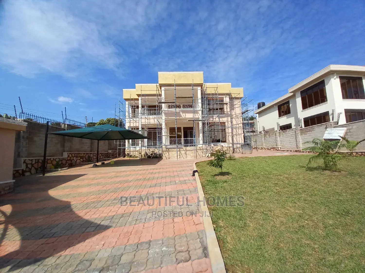Furnished 6bdrm Mansion in Munyonyo, Central Division for Sale in Central Division