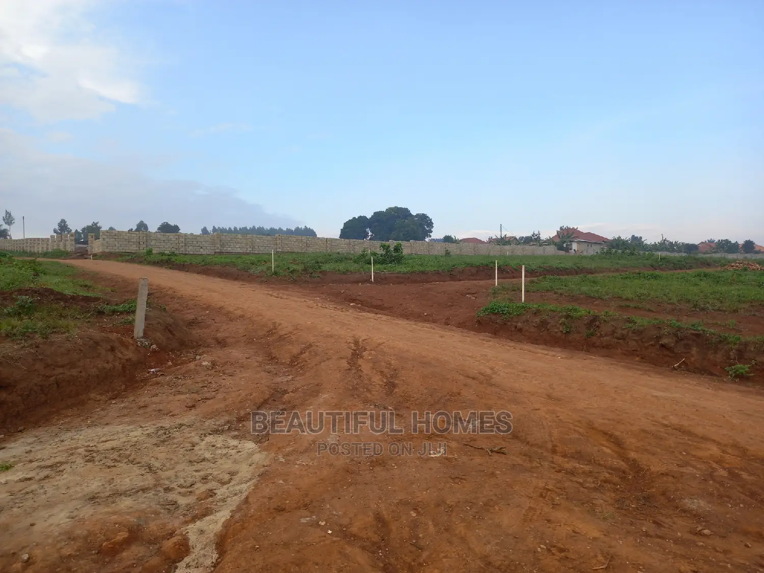 100*100 in Kasangati Gated Estate on Sell in Kira