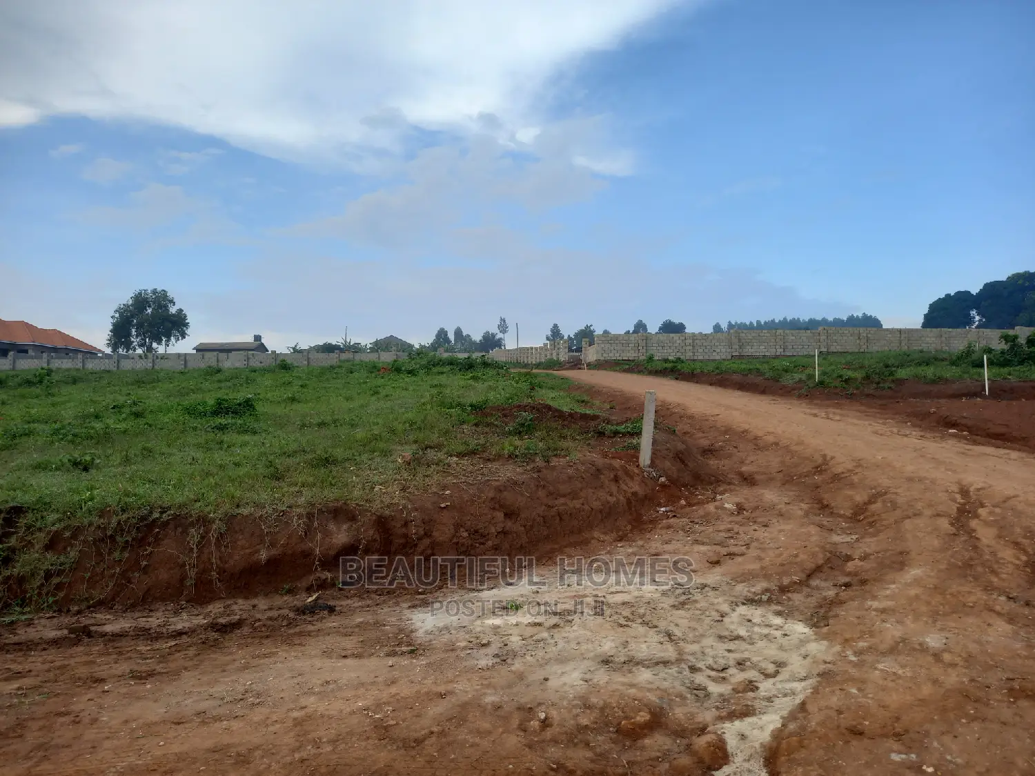 Kasangati 100*100 in Tarmack Access Estate for Sell in Kira