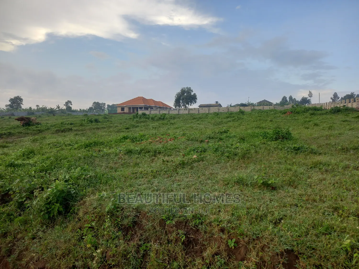 100*100 in Kasangati Tarmack Access Land on Quicksell in Kira