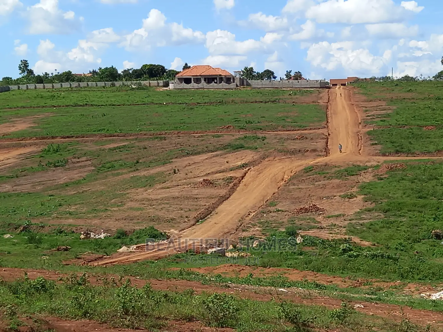 Kasangati 25 Decimals on Hill for Sell in Kira