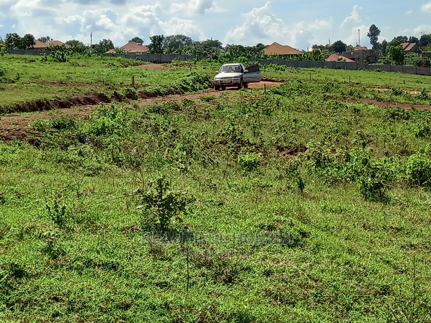 Kasangati 100*100 Well Gated Estate on Sell in Kira