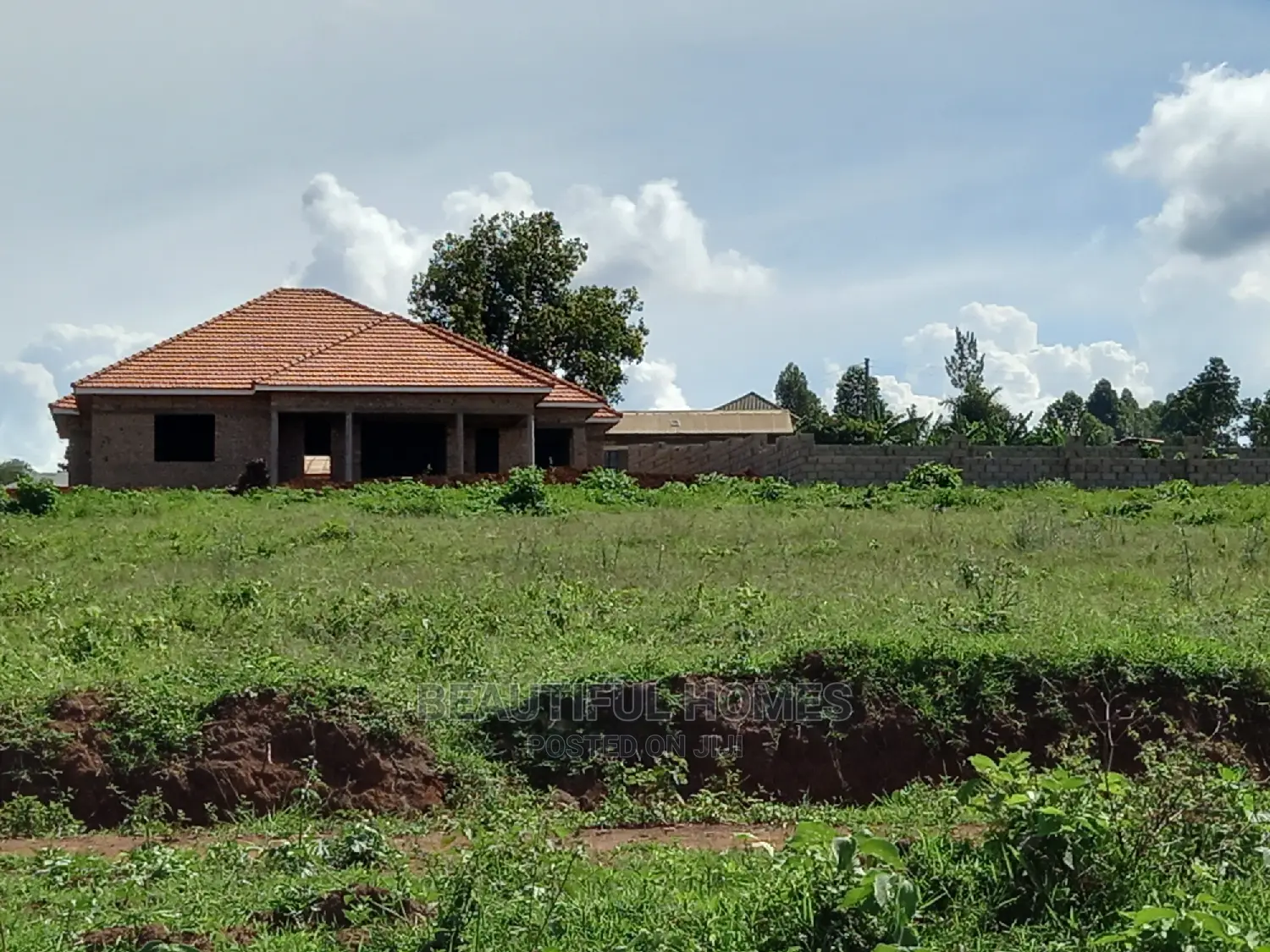 Kasangati Posh 25 Decimals With Tarmack Access for Sale in Kira