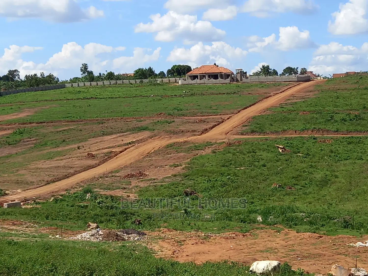 100*100 in Kasangati With Tarmack Lead on Sell in Kira